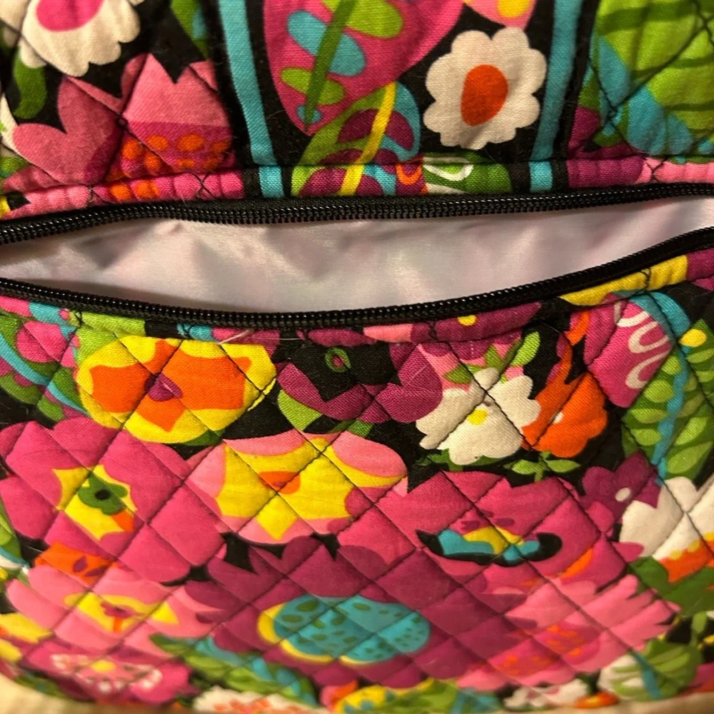 Vera Bradley “va va bloom” floral messenger baby bag large.  Great deal - Picture 5 of 12